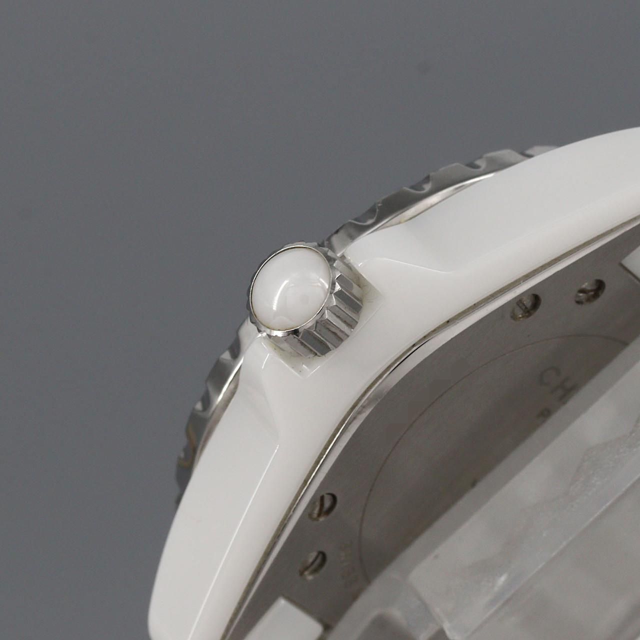 Chanel 33 mm Ceramic Quartz Watch — view 3