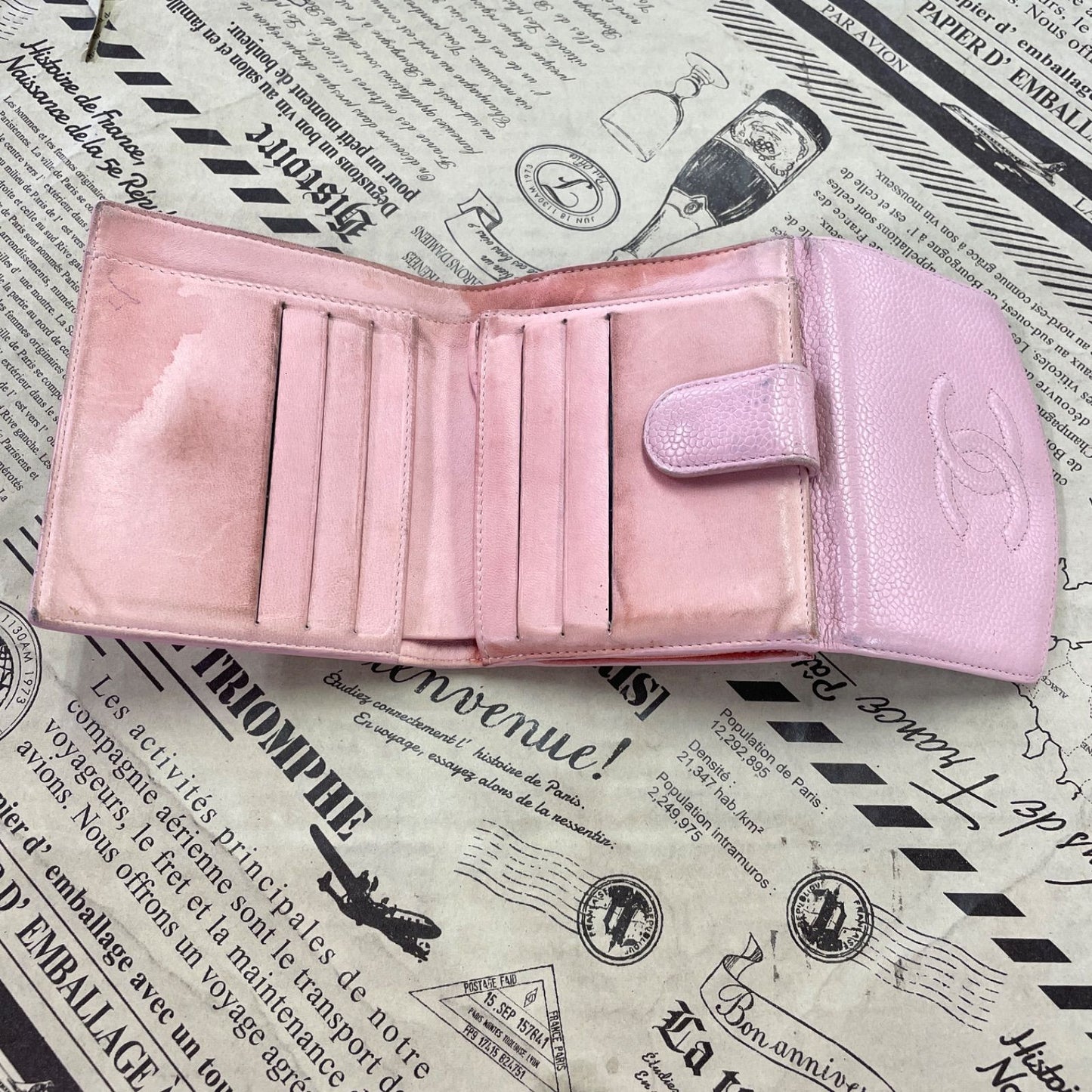 Chanel Fold Wallet Hook CC Logo Caviar Leather Pink — view 7