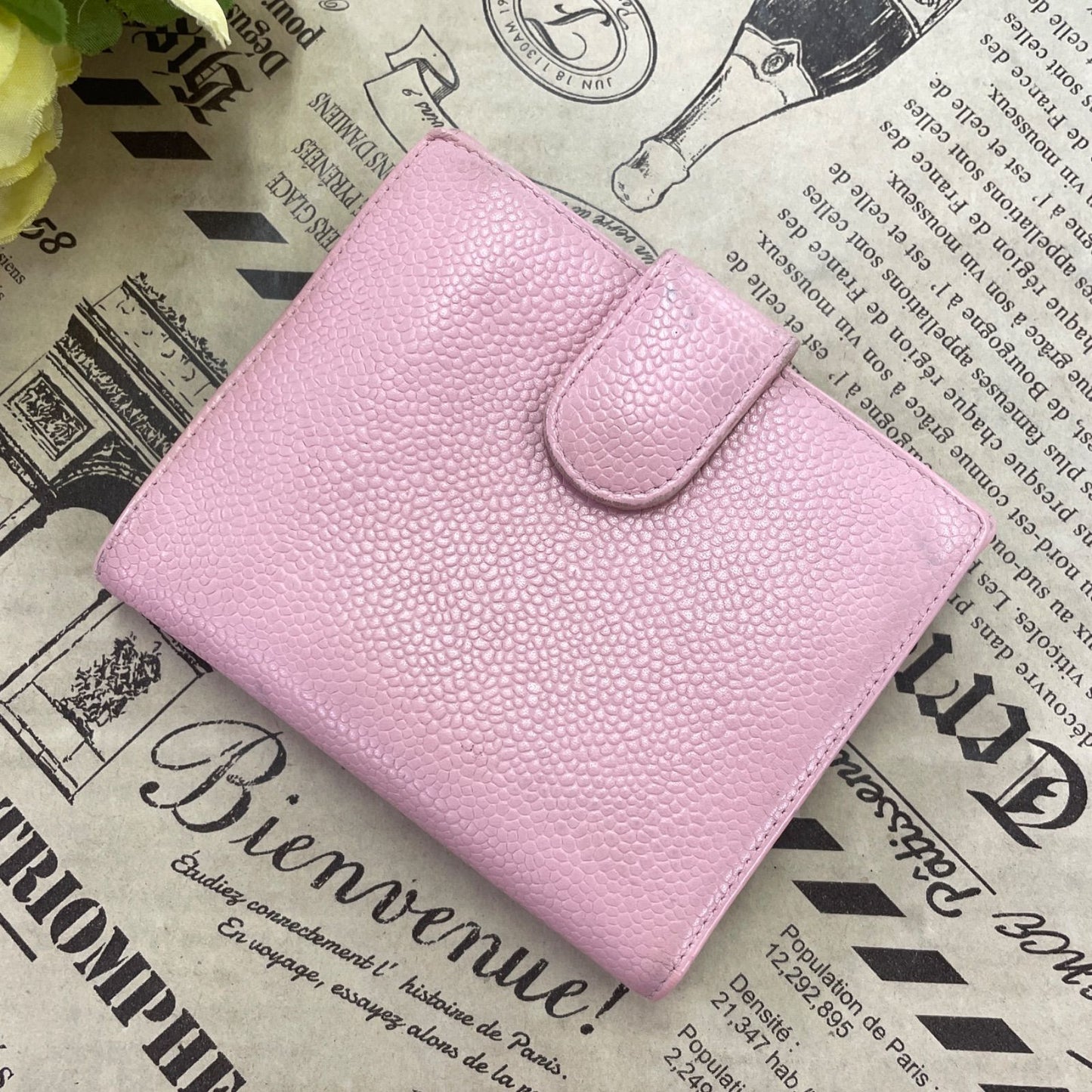 Chanel Fold Wallet Hook CC Logo Caviar Leather Pink — view 3