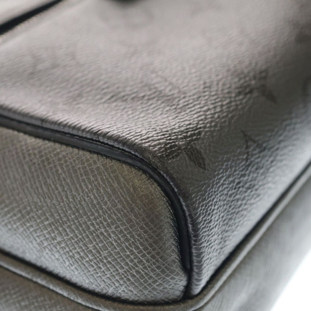 Louis Vuitton Taigarama Outdoor Messenger Shoulder Bag Dark Silver Leather — view 5