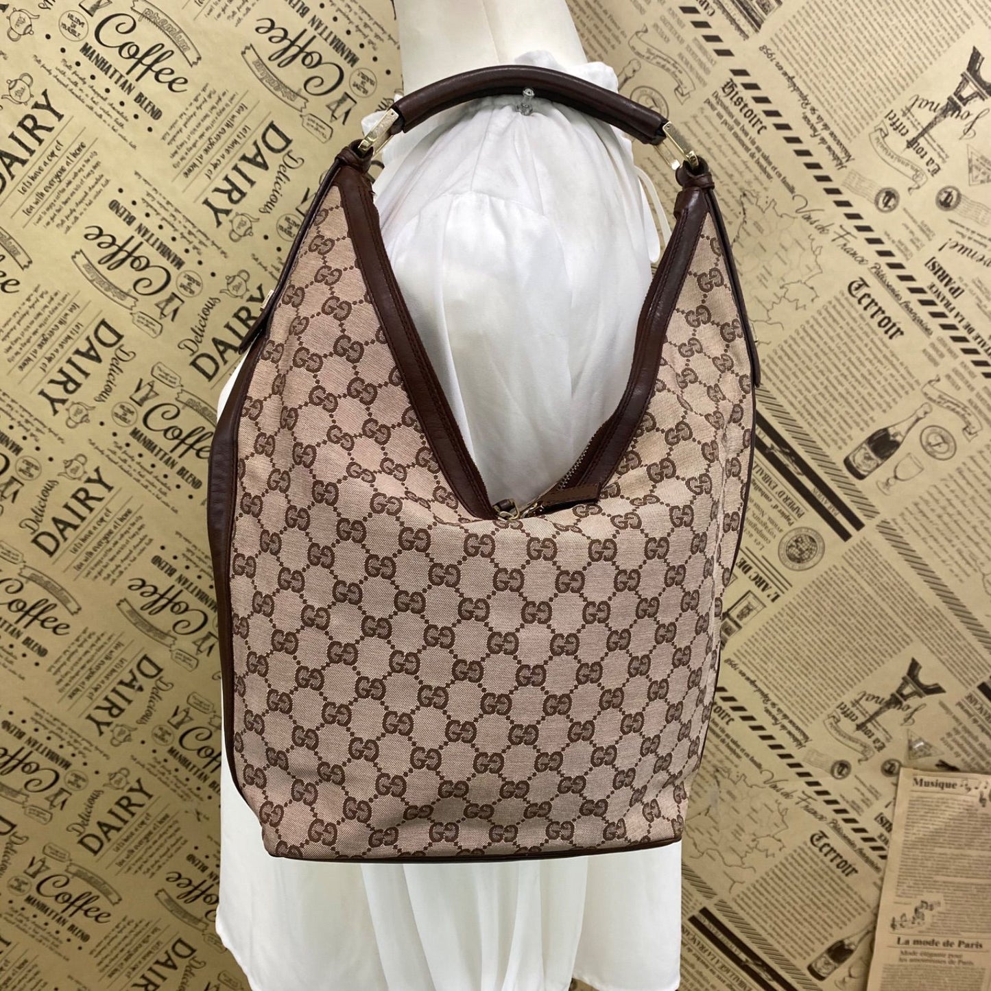 Gucci GG Canvas Shoulder Bag Business Travel