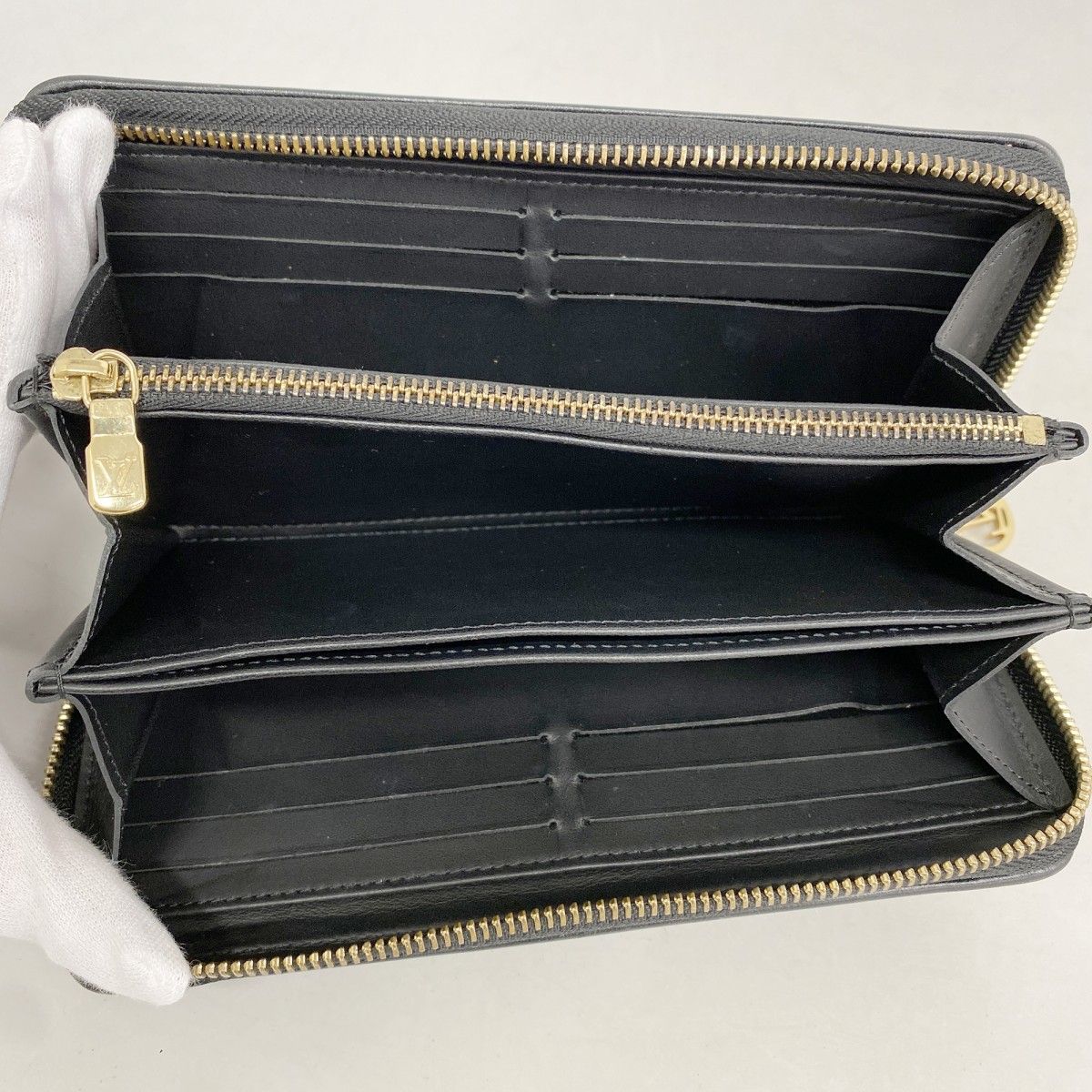 Louis Vuitton Wallet Monogram Embossed Cousin Zippy Noir — view 3