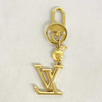 Louis Vuitton Key Holder Charm LV Facet Gold — view 5