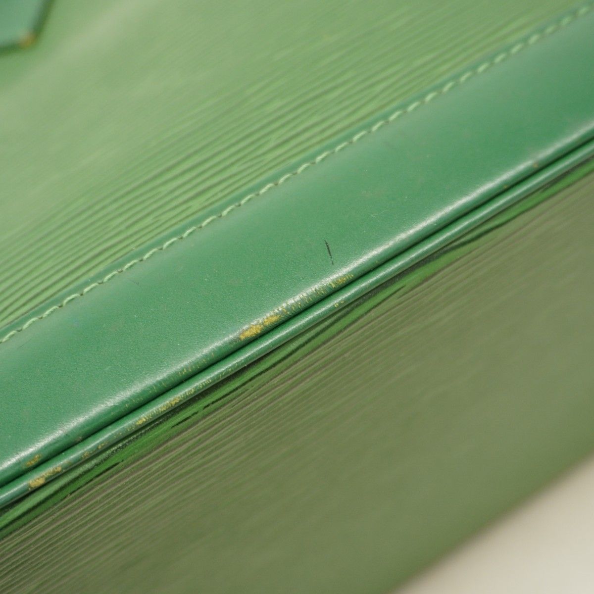 Louis Vuitton Handbag Epi Alma Borneo Green — view 8