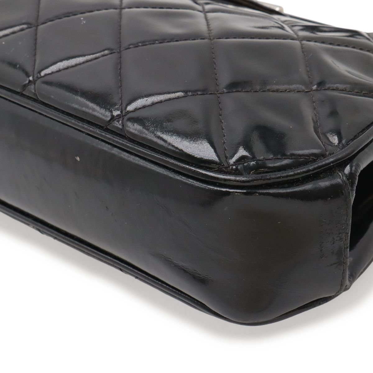Chanel Quilted CC Logo Handbag One Handle Gamaguchi Enamel Black Silver — view 3