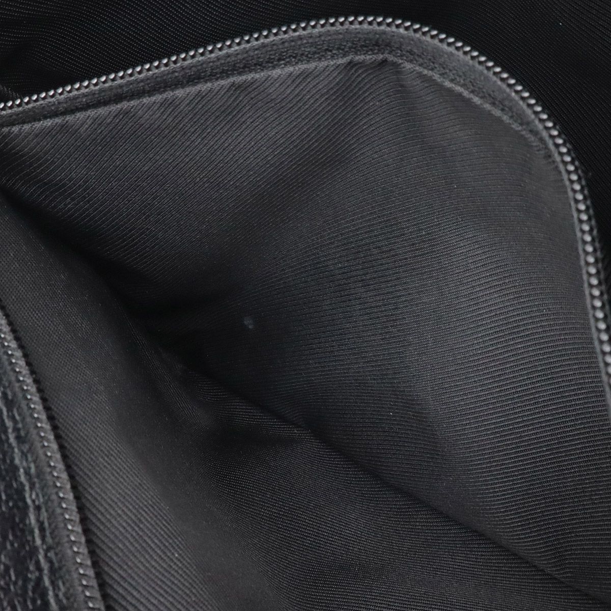 Gucci GG Canvas Shoulder Bag Crossbody Leather Black — view 9