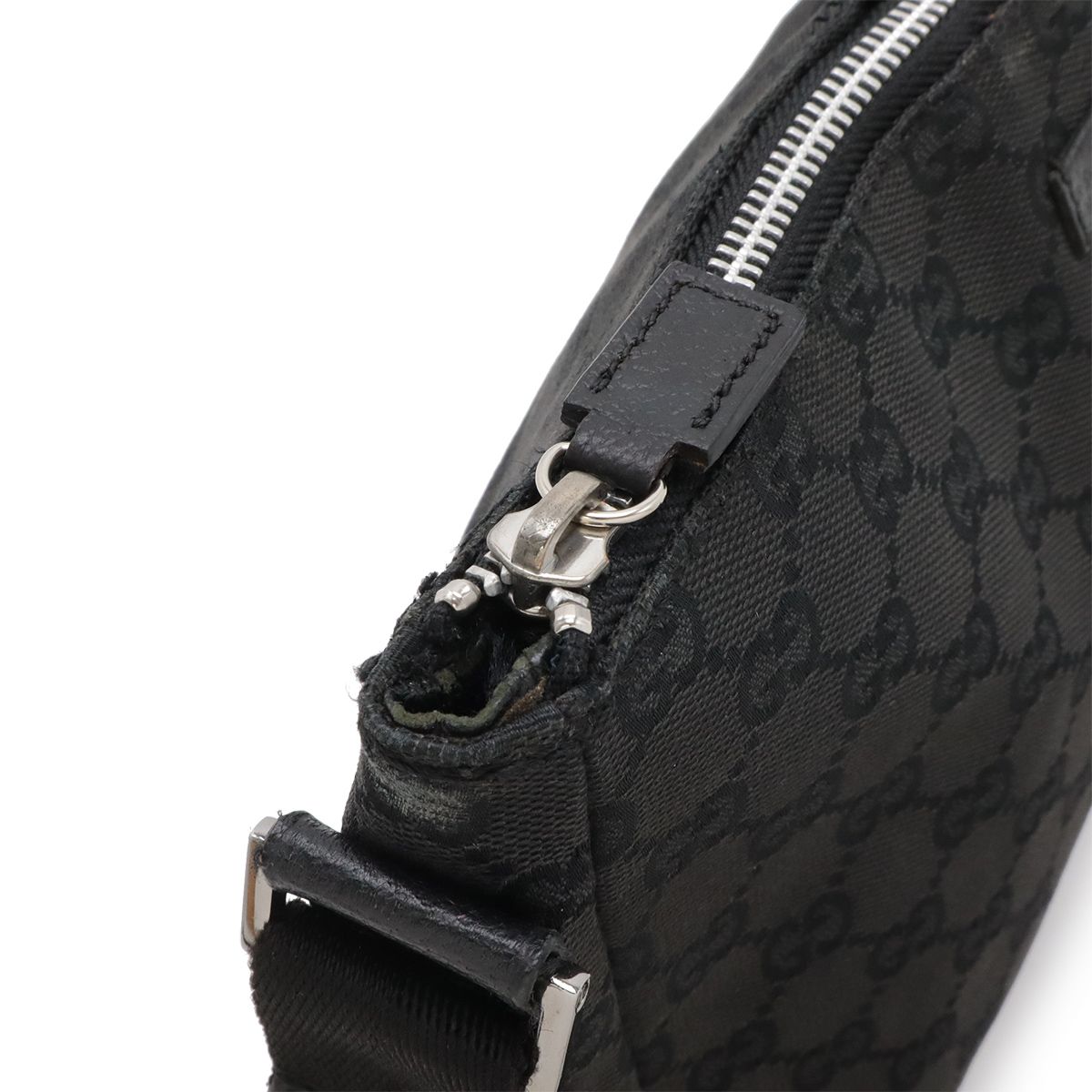Gucci GG Canvas Shoulder Bag Crossbody Leather Black — view 4