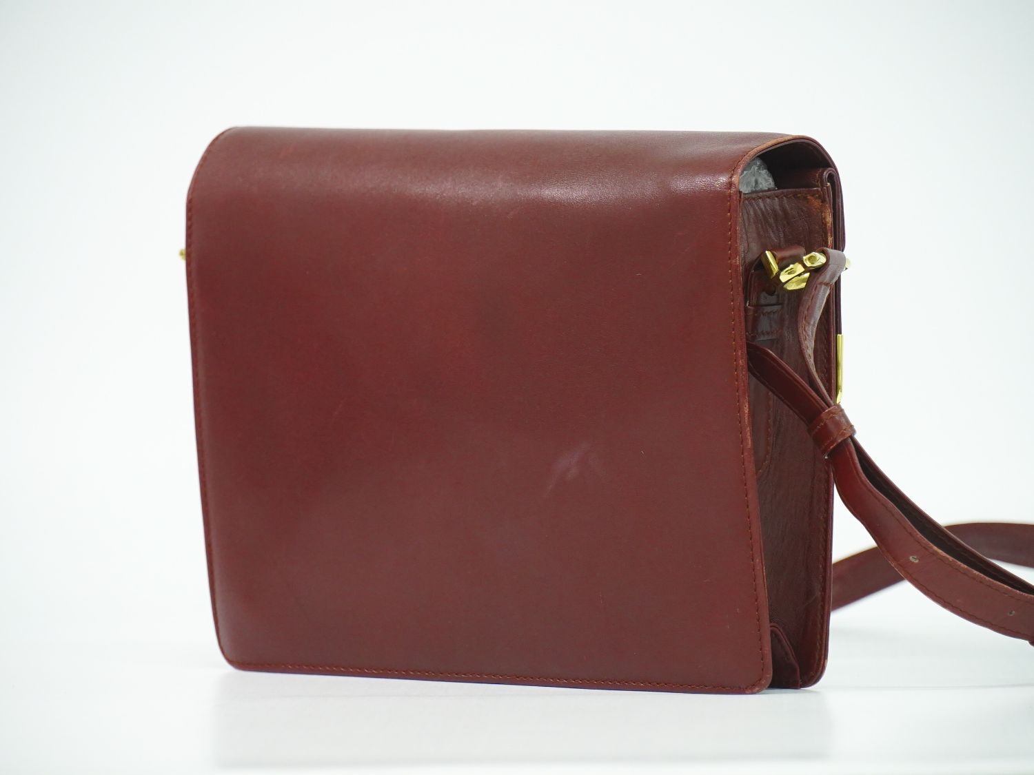 Cartier Must Line Shoulder Bag Pochette Leather Bordeaux — view 2