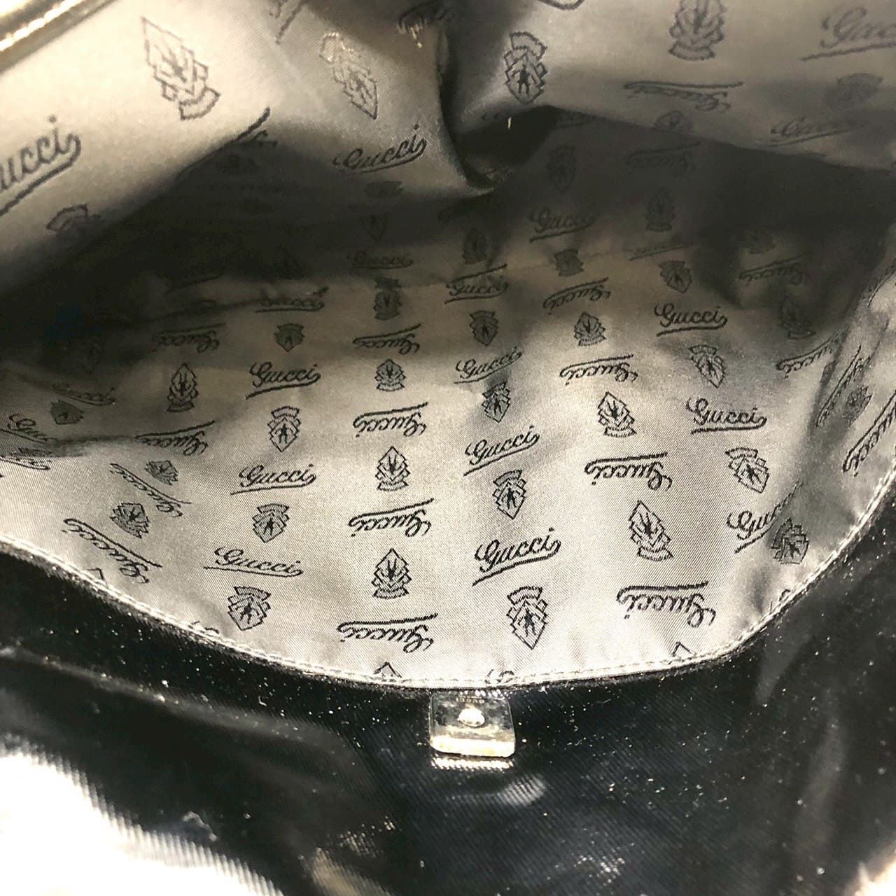 Gucci Cles Shoulder Bag Enamel Patent Leather Black — view 8