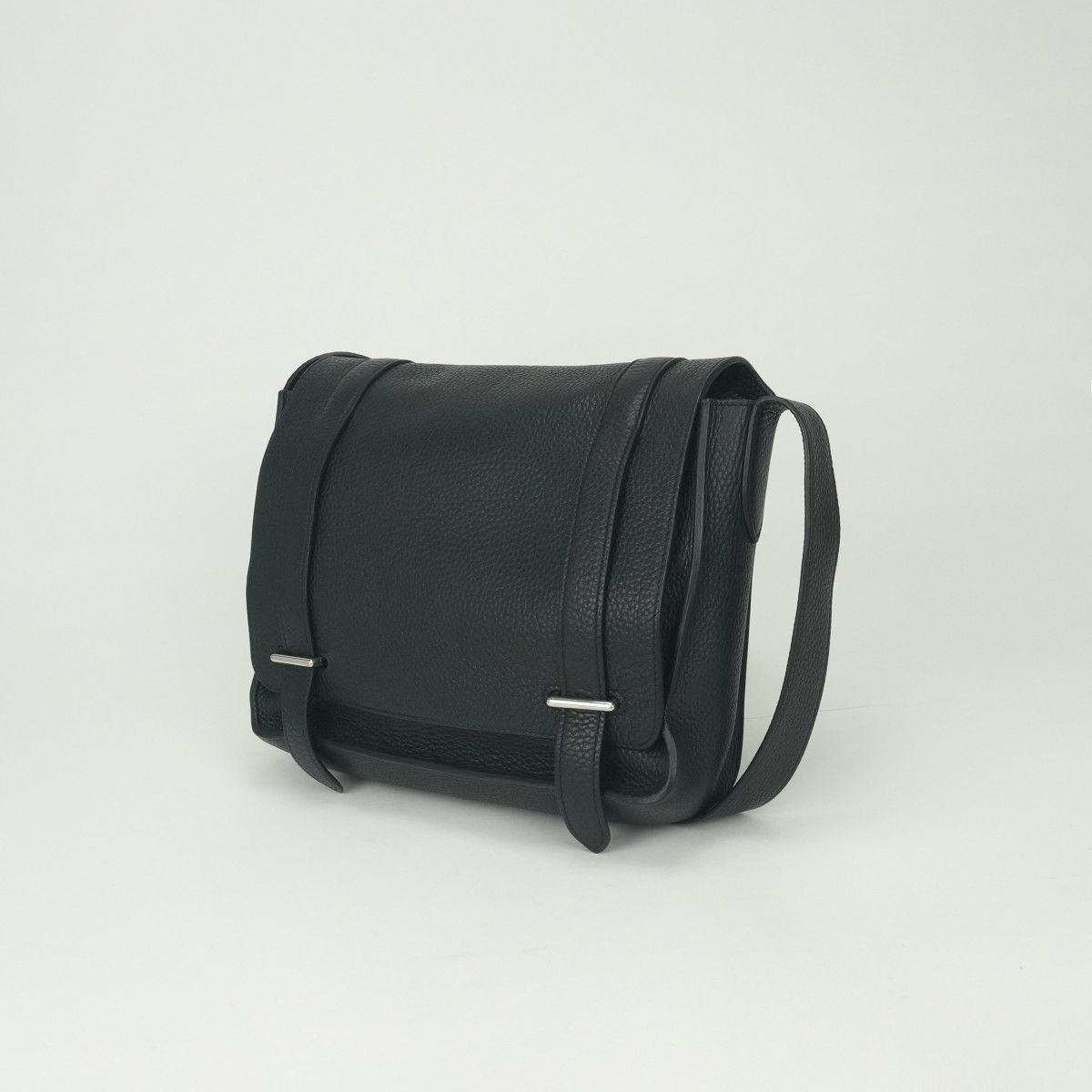 Hermes Steve Caporal 27 Shoulder Bag Taurillon Clemence Noir Black Silver — view 2