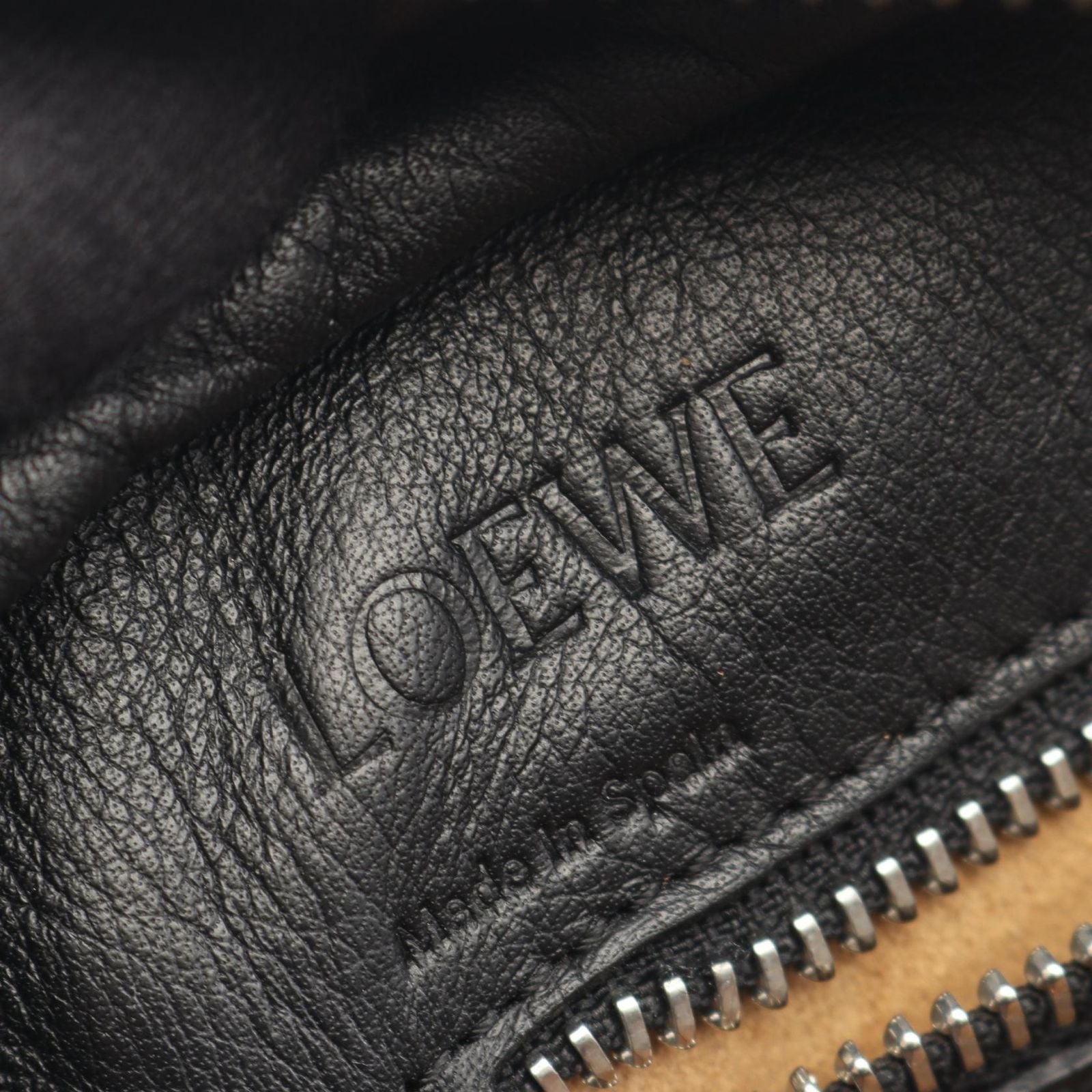 Loewe Handbag Amazona 75 2-Way Black Leather — view 4