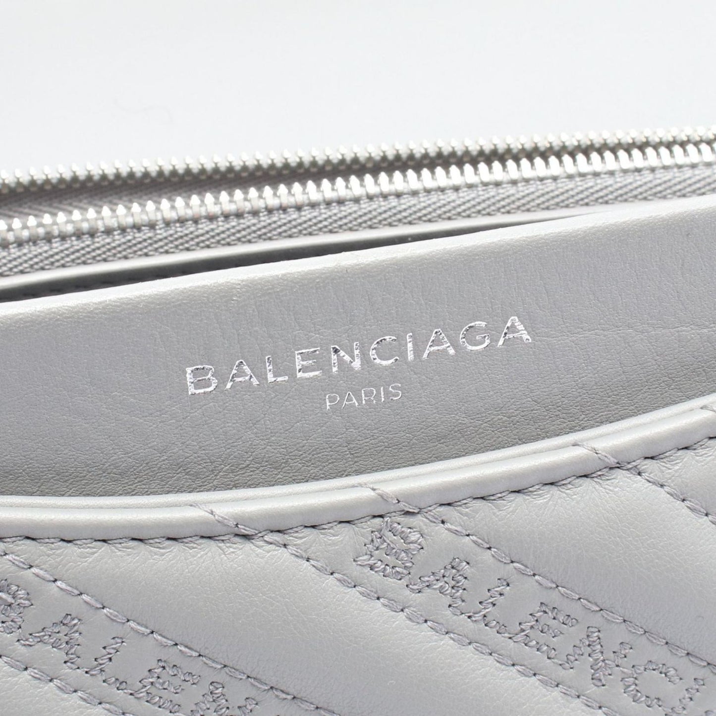 Balenciaga Shoulder Bag BB Round Gray Leather BB Chain — view 4