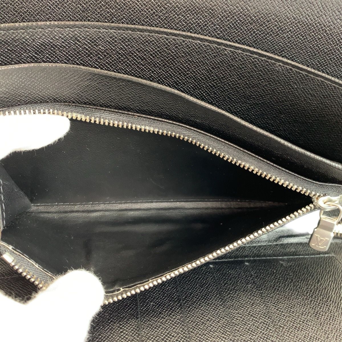 Louis Vuitton Taiga Organizer Atl Black Silver Wallet — view 6