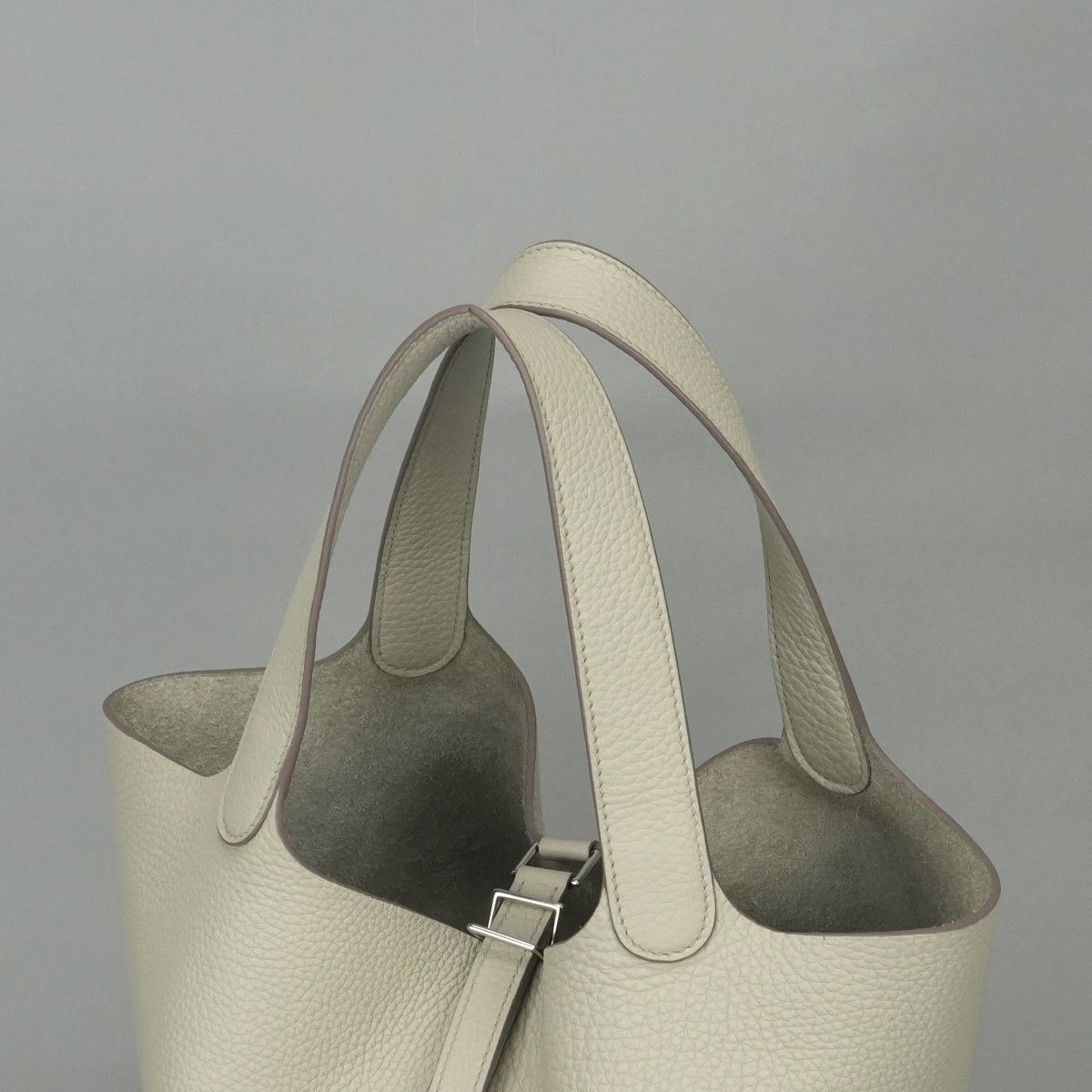 Hermes Picotin Lock MM 22 Tote Taurillon Clemence Cles Craie White Silver — view 4