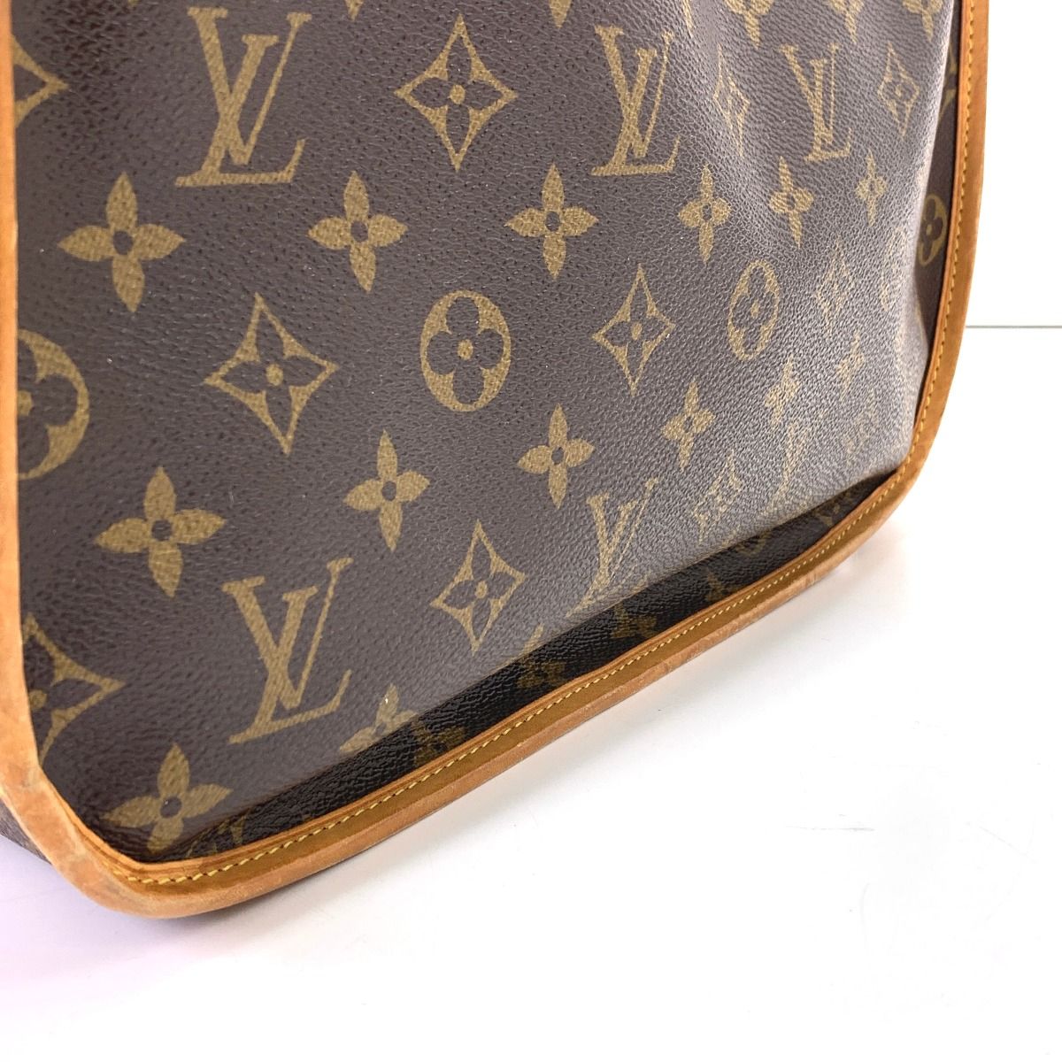Louis Vuitton Monogram Menil Montan MM Shoulder Bag — view 4
