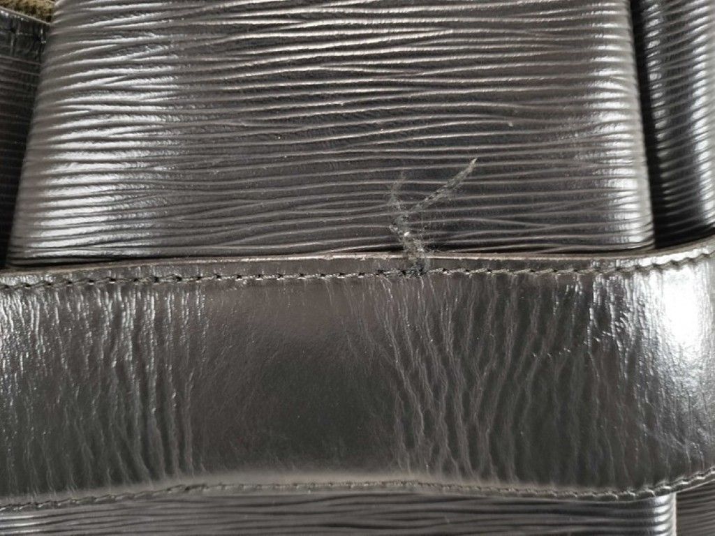 Louis Vuitton Shoulder Bag Sac Deport Noir Epi — view 3
