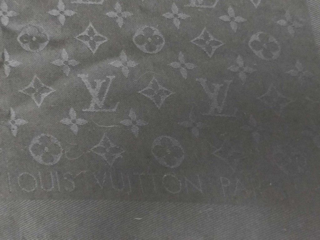 Louis Vuitton Shawl Monogram Black Silk 60% Wool Scarf — view 5