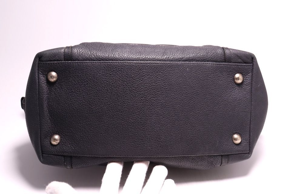 Chanel CC Logo Leather Tote — view 3