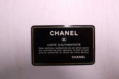 Chanel Chez Blanc Leather Shoulder Bag — view 7