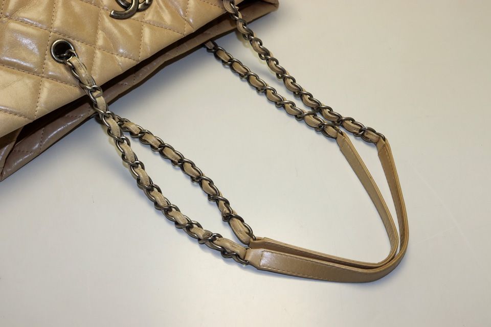 Chanel Quilted Leather Chain Shoulder Bag — view 6