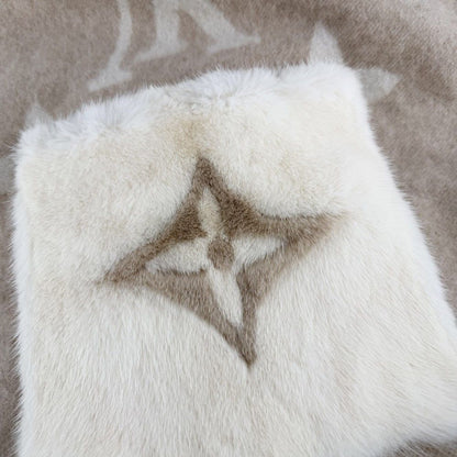 Louis Vuitton Scarf Monogram Cordray Cavic Cashmere Mink Beige Ivory Winter — view 5