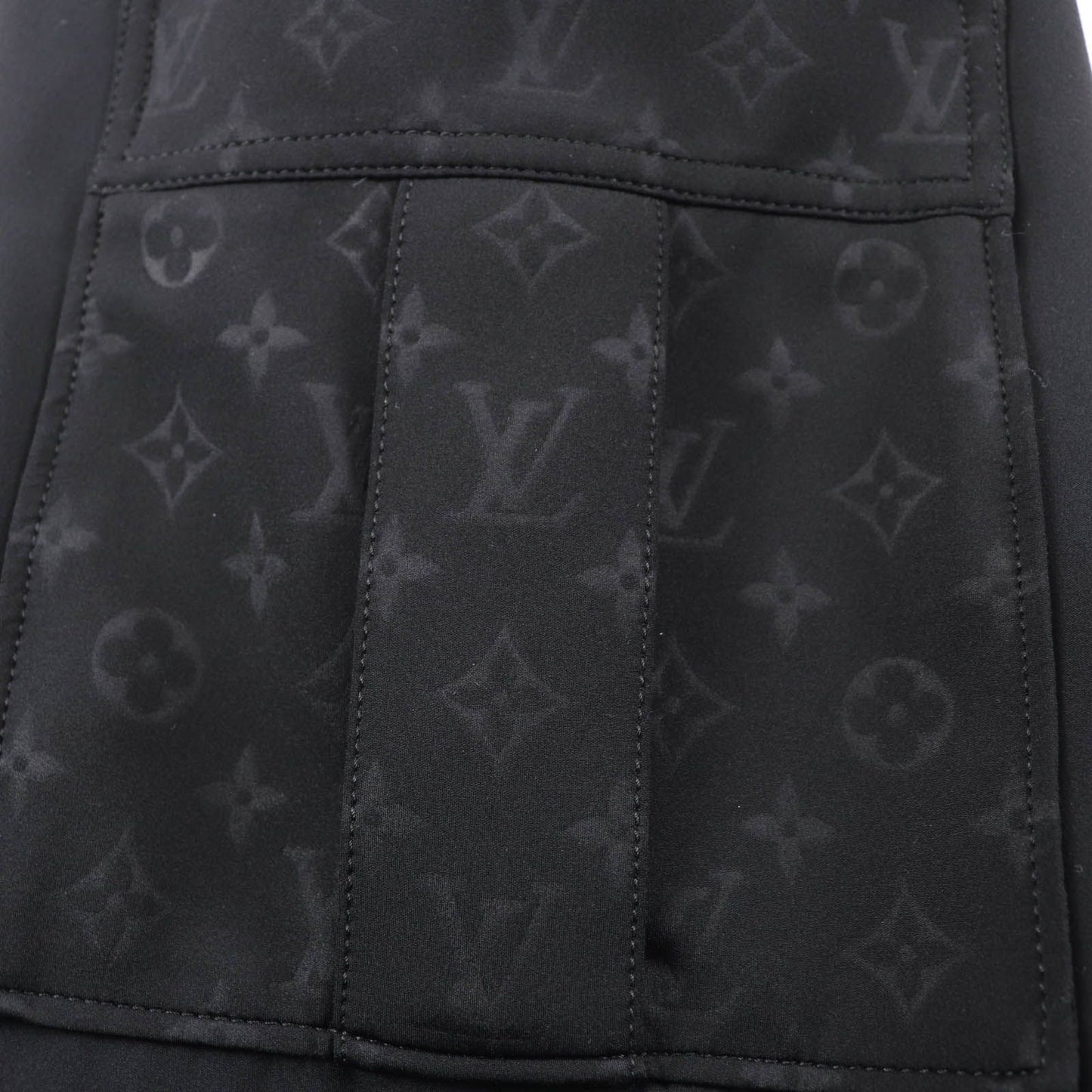 Louis Vuitton Monogram Detail Cargo Pants Black 36 — view 7