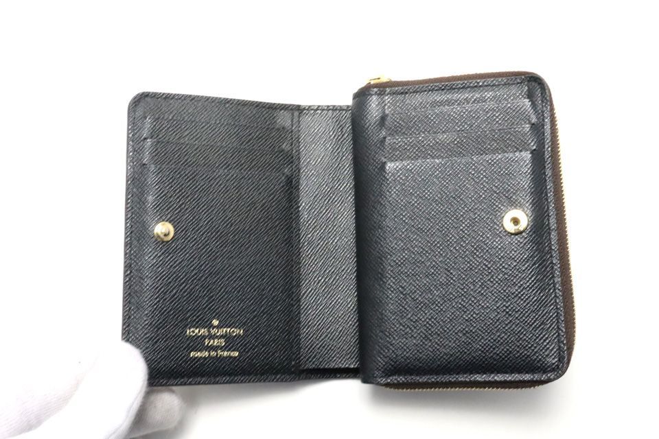 Louis Vuitton Monogram Giant Reverse Portefeuille Lou Leather Bifold Wallet — view 4