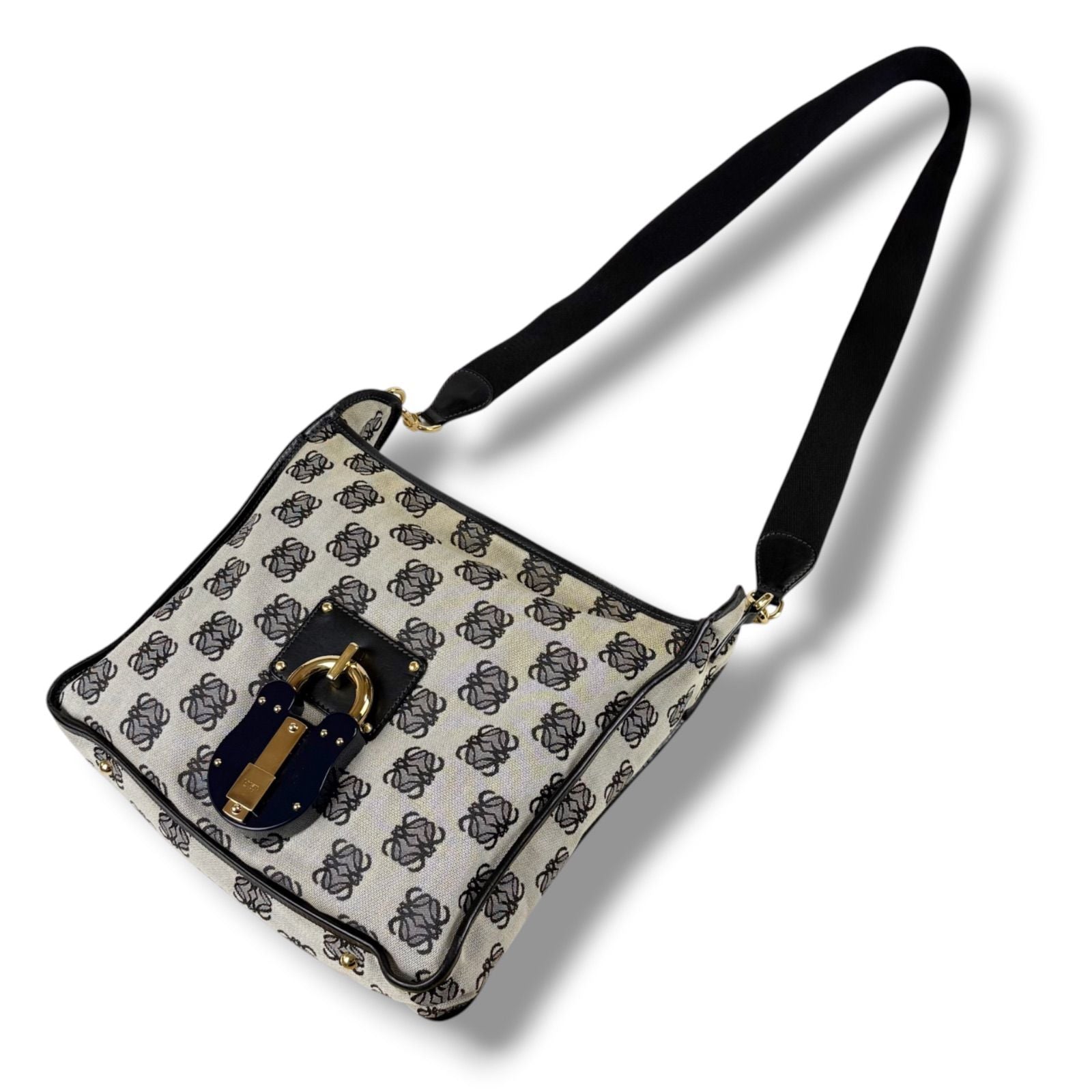 Loewe Bolso Repeat Anagram Logo Shoulder Bag Cross Navy — view 2