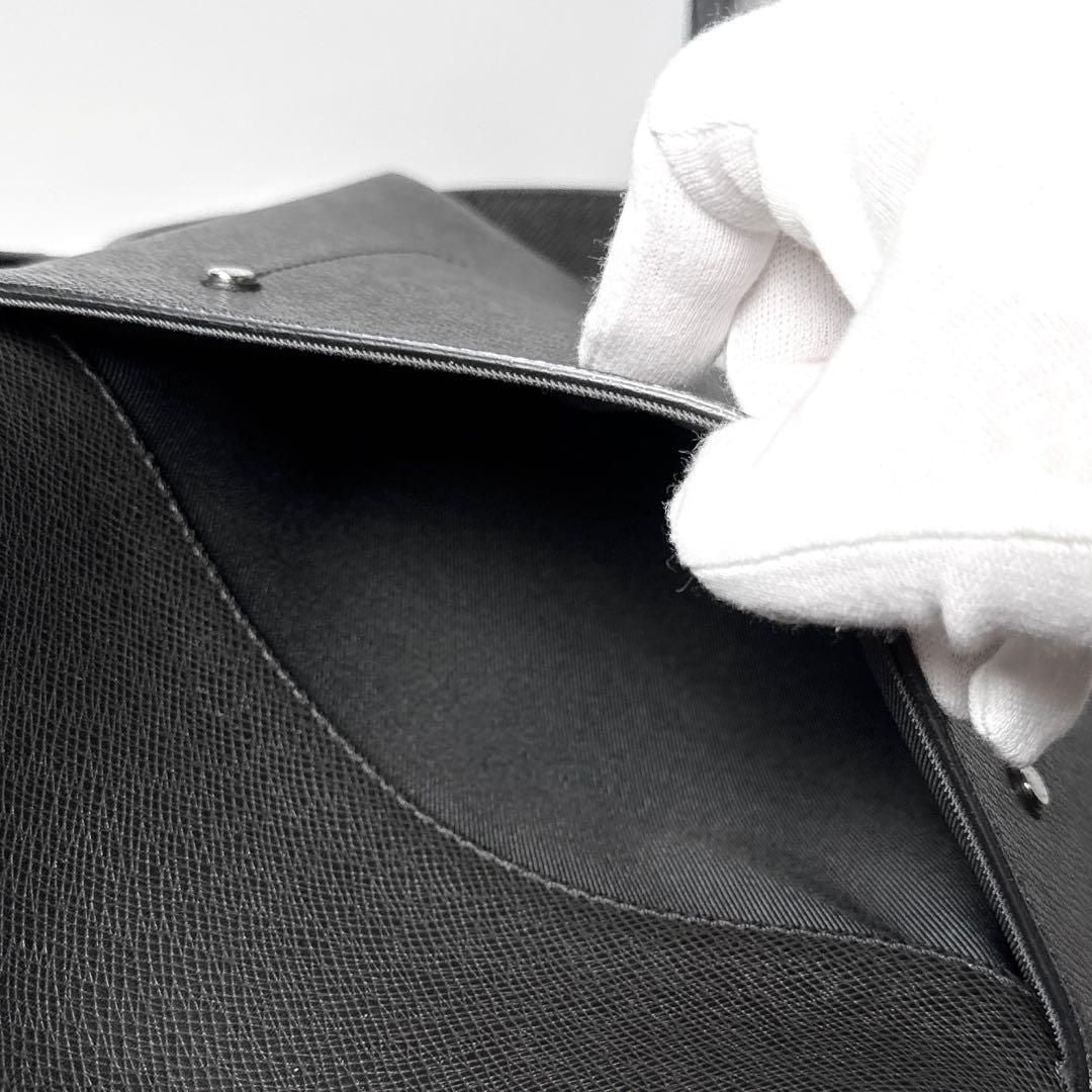 Louis Vuitton Taiga Pochette Grigori Shoulder Bag — view 4