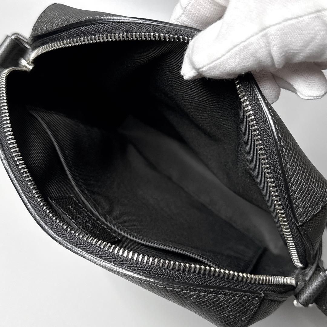 Louis Vuitton Taiga Pochette Grigori Shoulder Bag — view 3