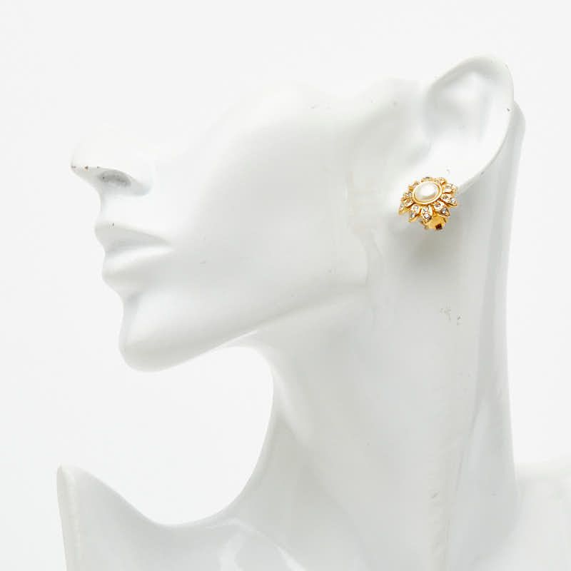 Chanel Flower Motif Earrings Gold — view 5