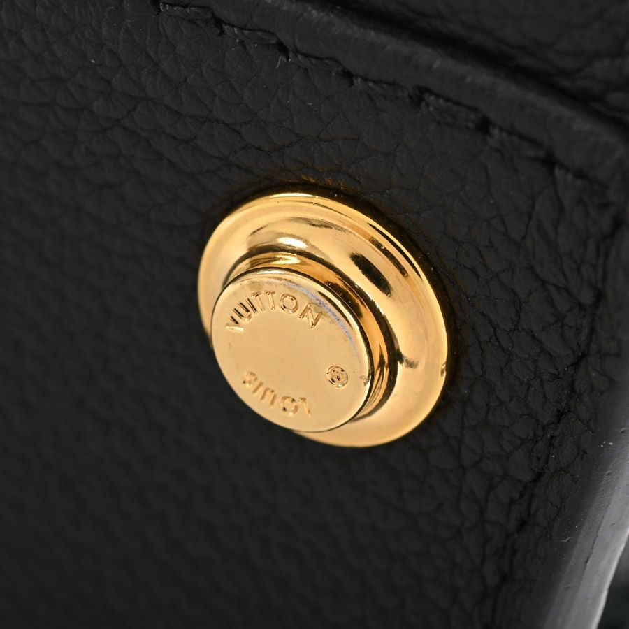 Louis Vuitton Tote on My Side MM — view 9