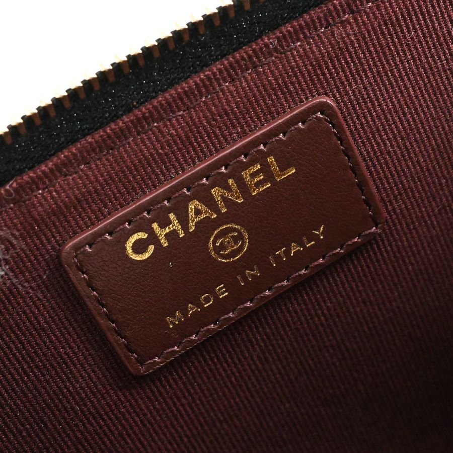 Chanel Card Case Classic Zip — view 5