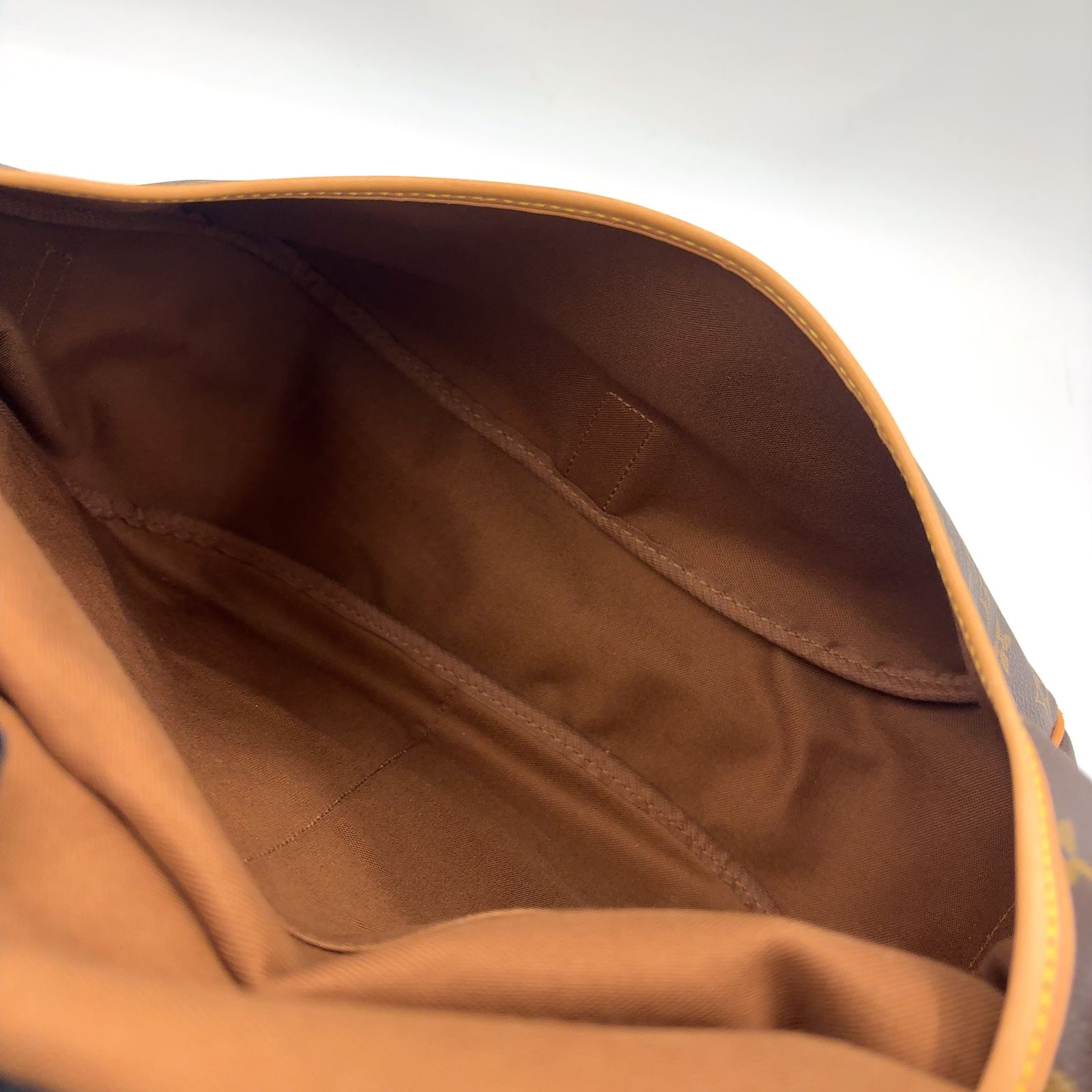 Louis Vuitton Saumur 35 Monogram Leather Brown Shoulder Bag Gold — view 3