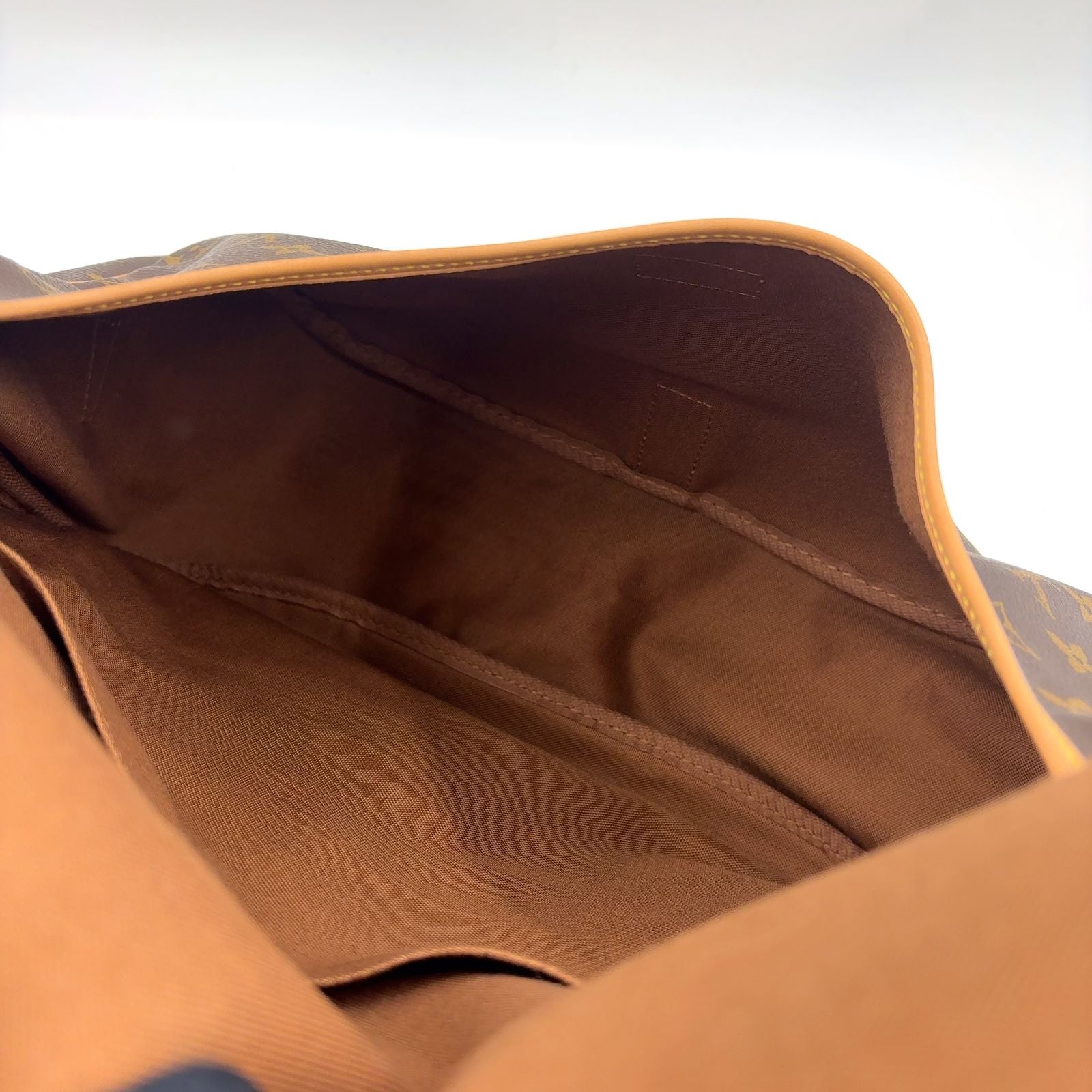 Louis Vuitton Saumur 35 Monogram Leather Brown Shoulder Bag Gold — view 4