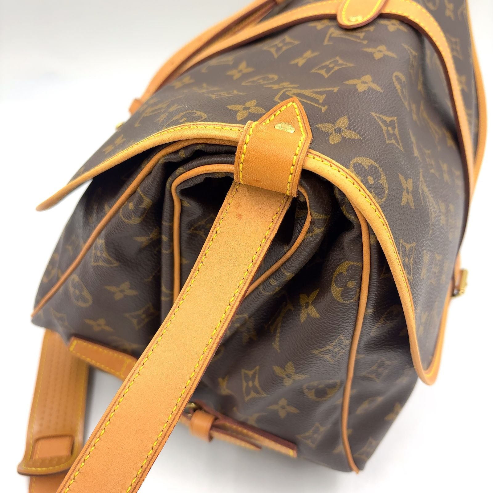 Louis Vuitton Saumur 35 Monogram Leather Brown Shoulder Bag Gold — view 8