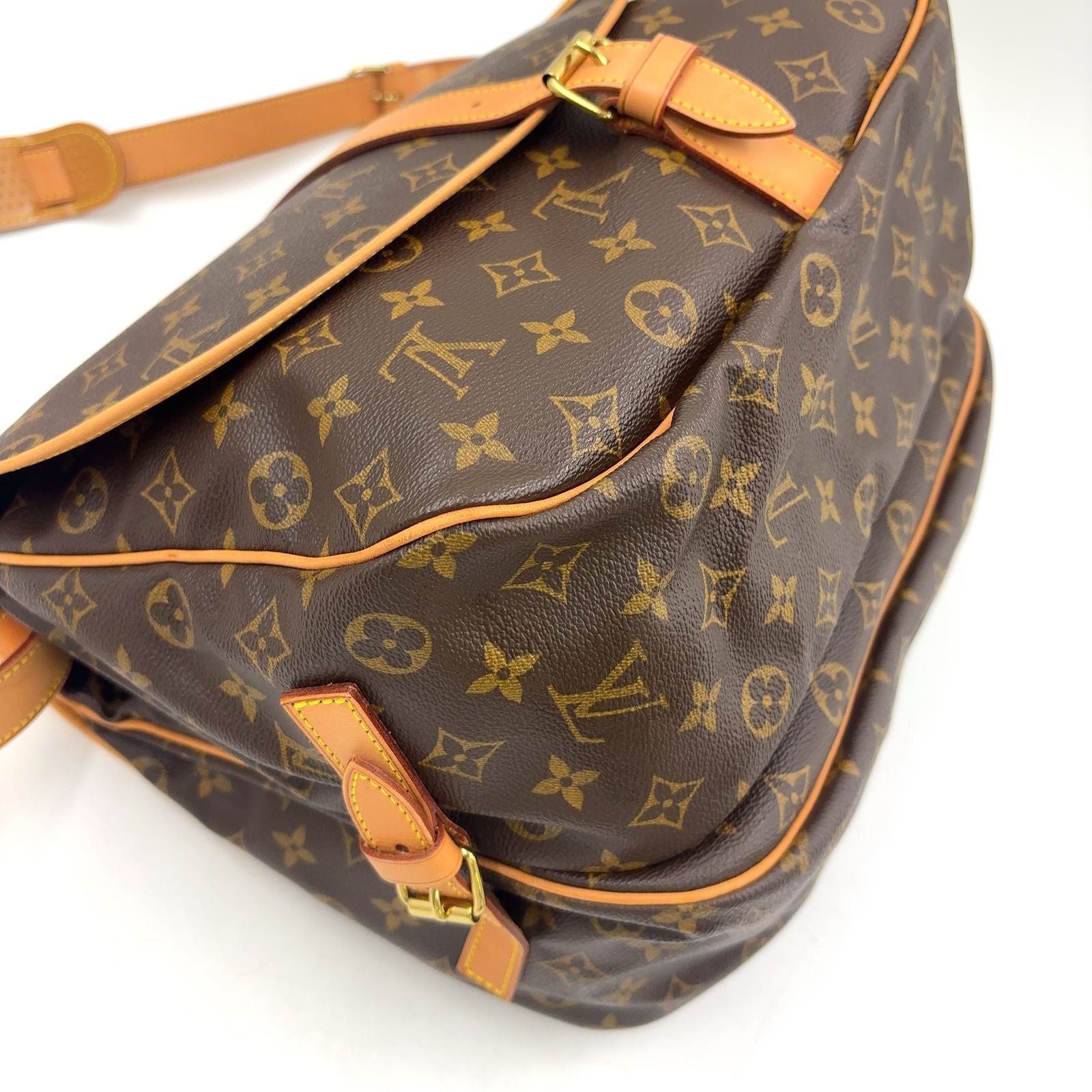Louis Vuitton Saumur 35 Monogram Leather Brown Shoulder Bag Gold — view 6