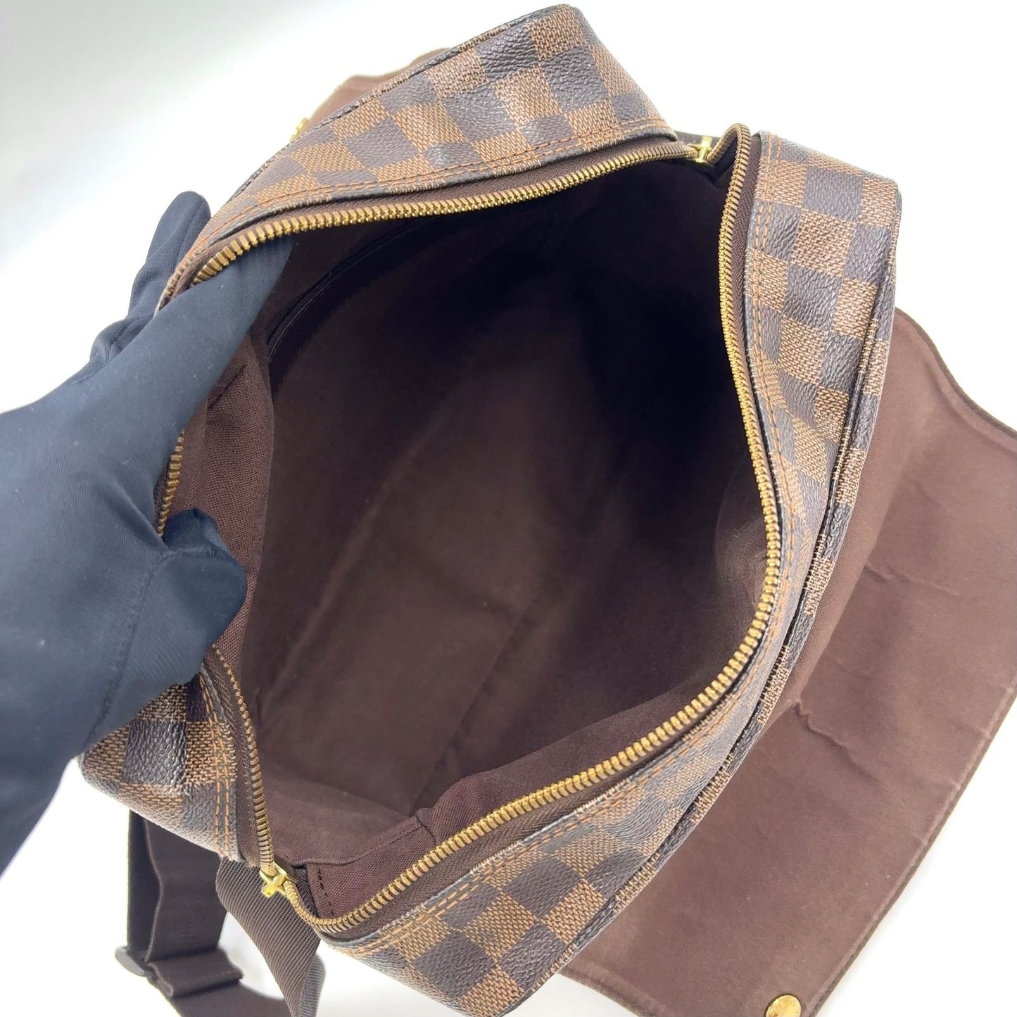 Louis Vuitton Naviglio Damier Ebene Leather Brown Shoulder Bag Gold — view 3