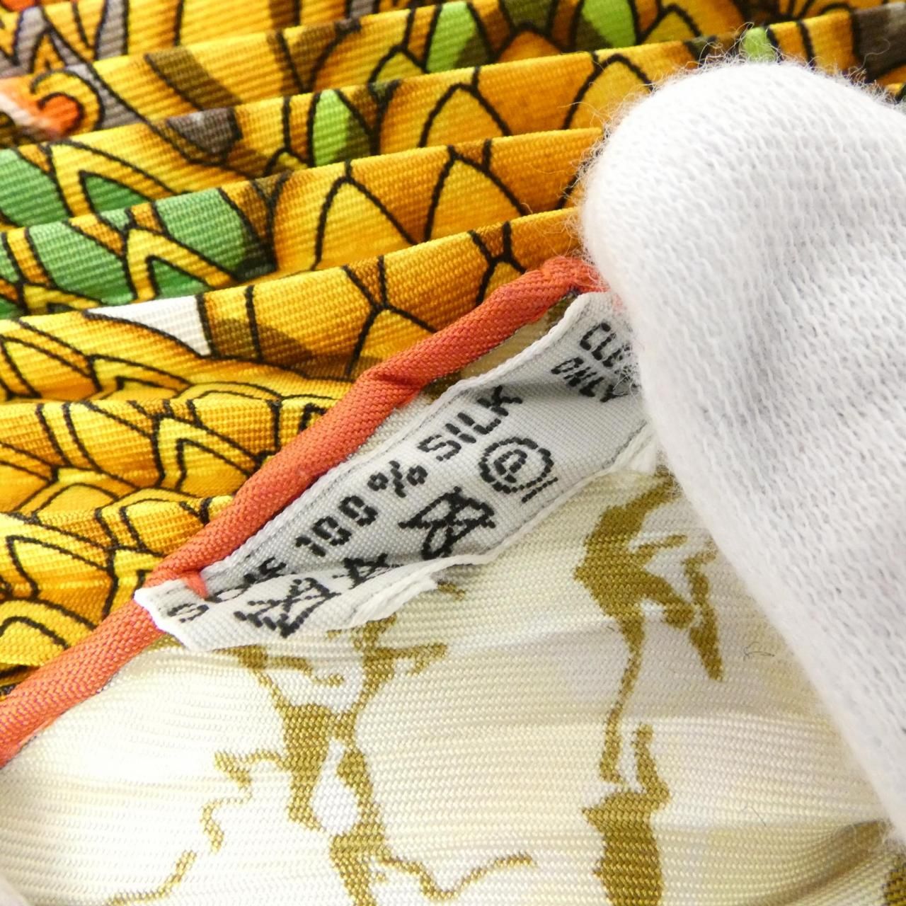Hermes Pleats Scarf White — view 5