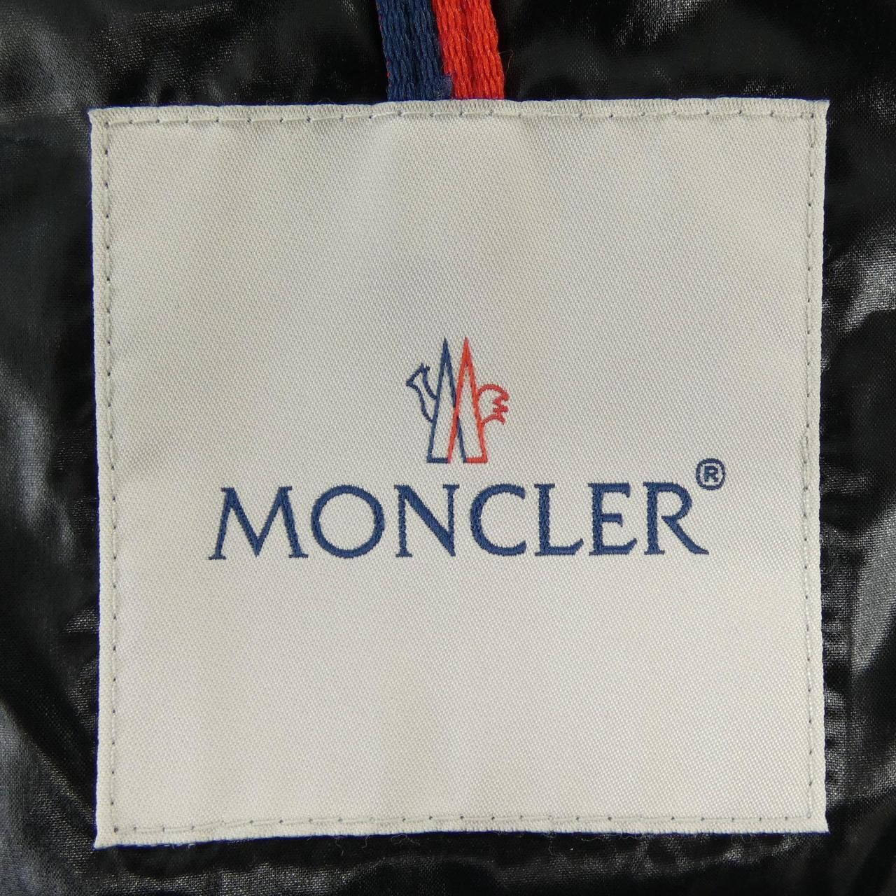 Moncler Wilson Down Jacket — view 3