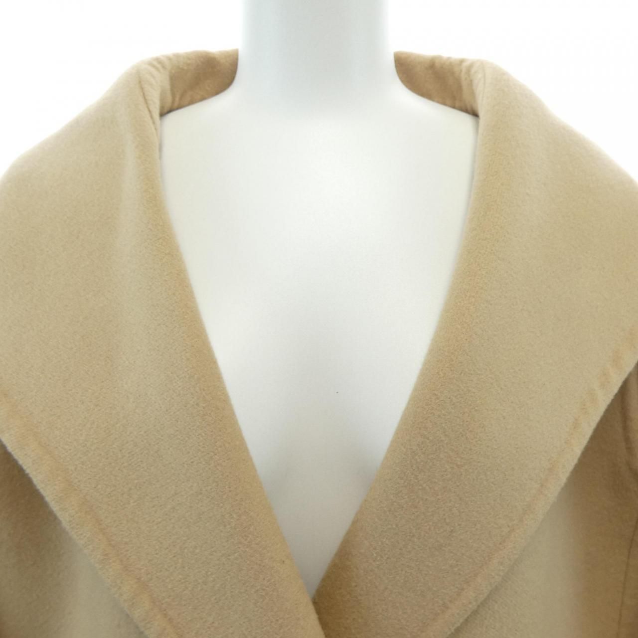Fendi Coat Beige — view 6