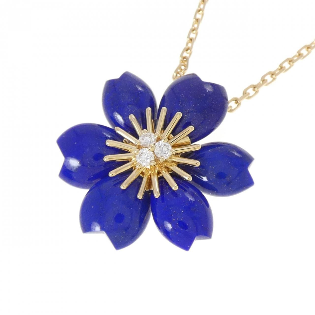 Van Cleef & Arpels Rose de Noel Mini Necklace — view 3