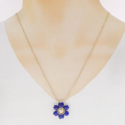 Van Cleef & Arpels Rose de Noel Mini Necklace — view 6