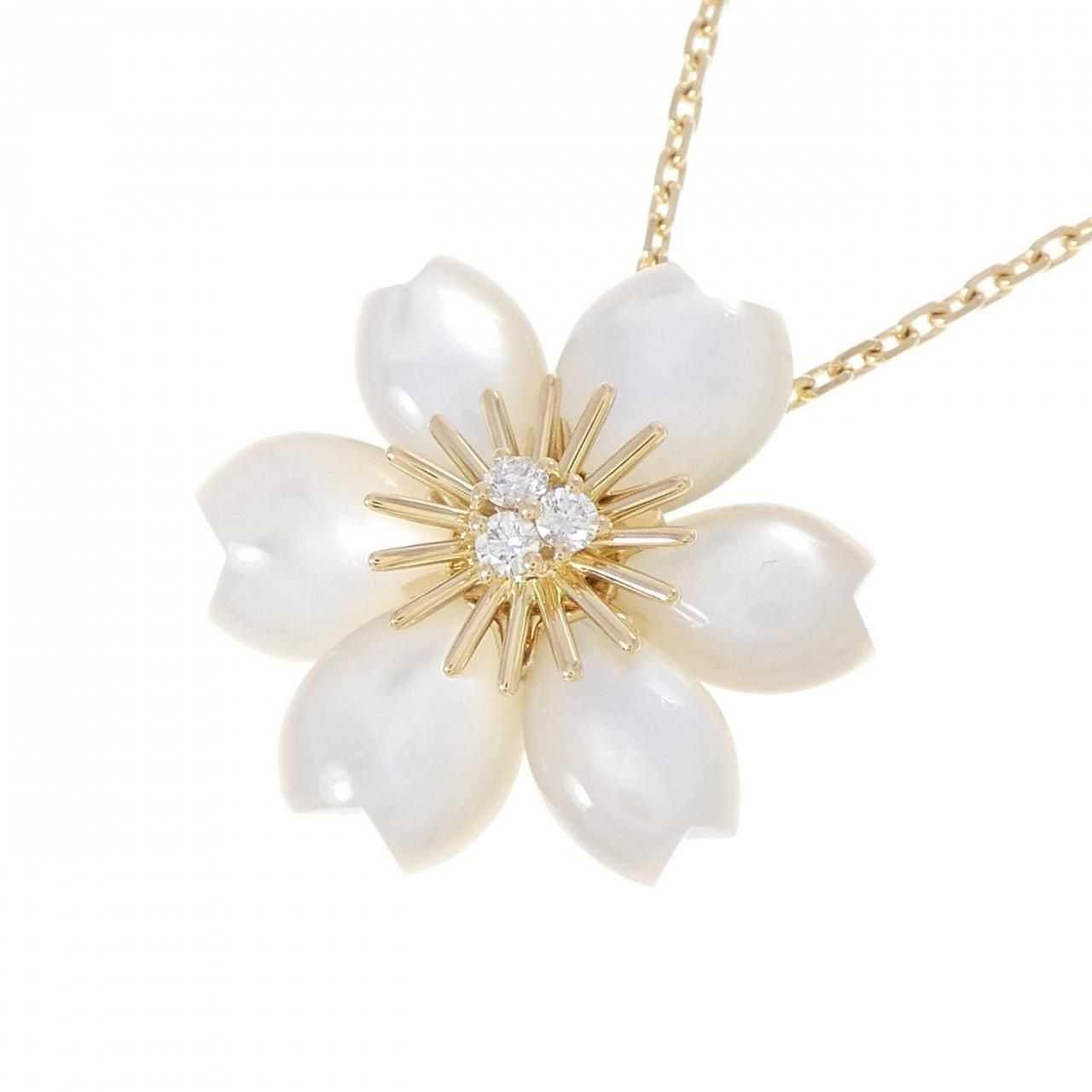 Van Cleef & Arpels Rose de Noel Mini Necklace — view 3