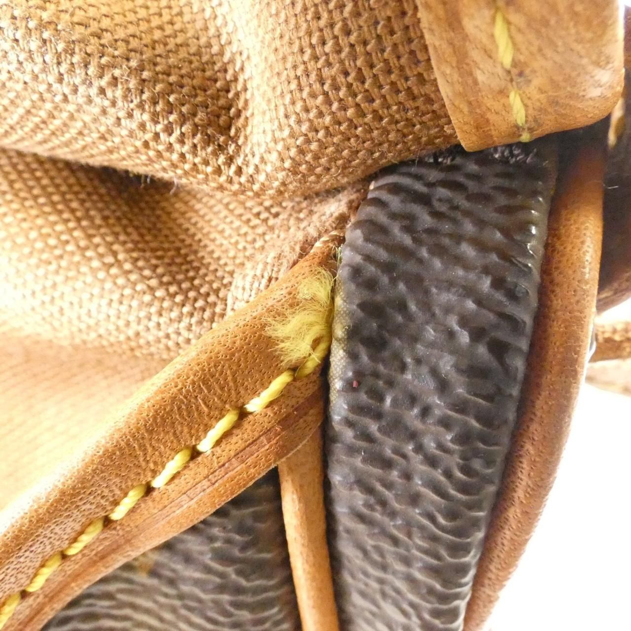 Louis Vuitton Monogram Saumur 30 cm — view 8