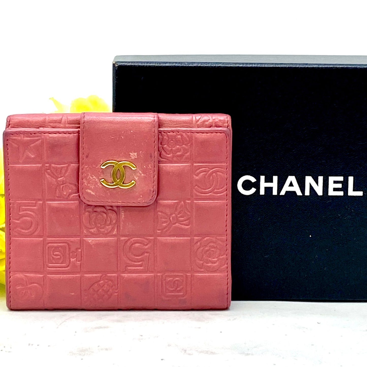 Chanel Fold Wallet Hook Icon Line CC Logo Pink — view 2