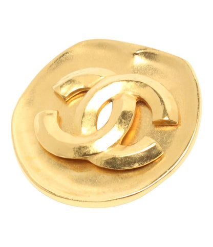 Chanel Brooch CC Logo — view 2
