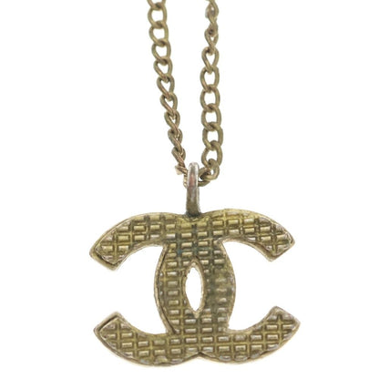 Chanel CC Logo Necklace Gold — view 3