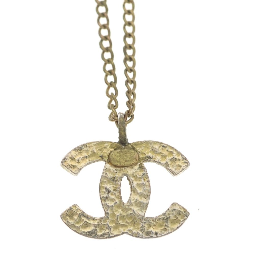 Chanel CC Logo Necklace Gold — view 5