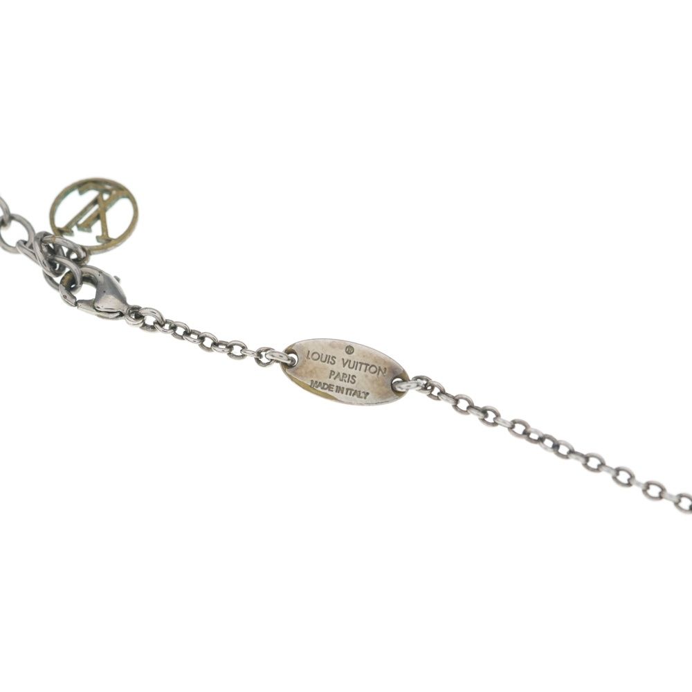 Louis Vuitton Essential Necklace Pendant Silver — view 6